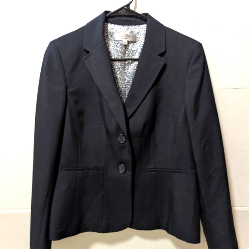 Kasper Navy Blue pantsuit with Structured Shape and Tailored Fit